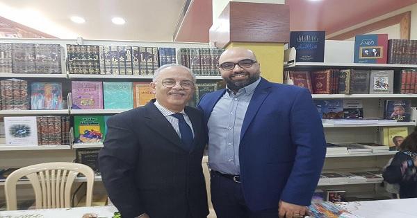 جورج شبلي يوقع كتابه قامات ومقامات في المهرجان اللبناني للكتاب في الحركة الثقافية انطلياس-0